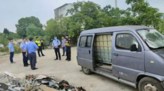 多部门联合执法“非法油车”无处遁形